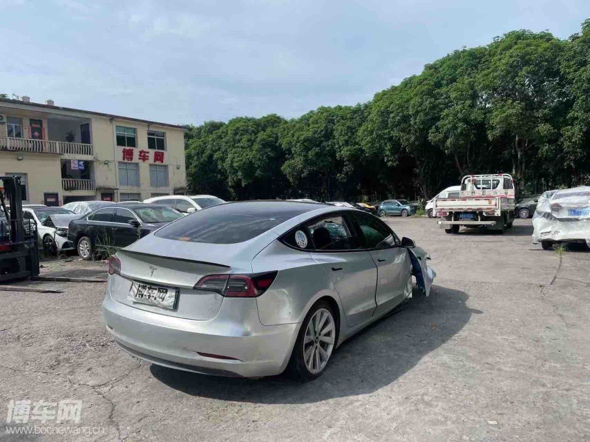 Tesla Model 3 2021 car image #11