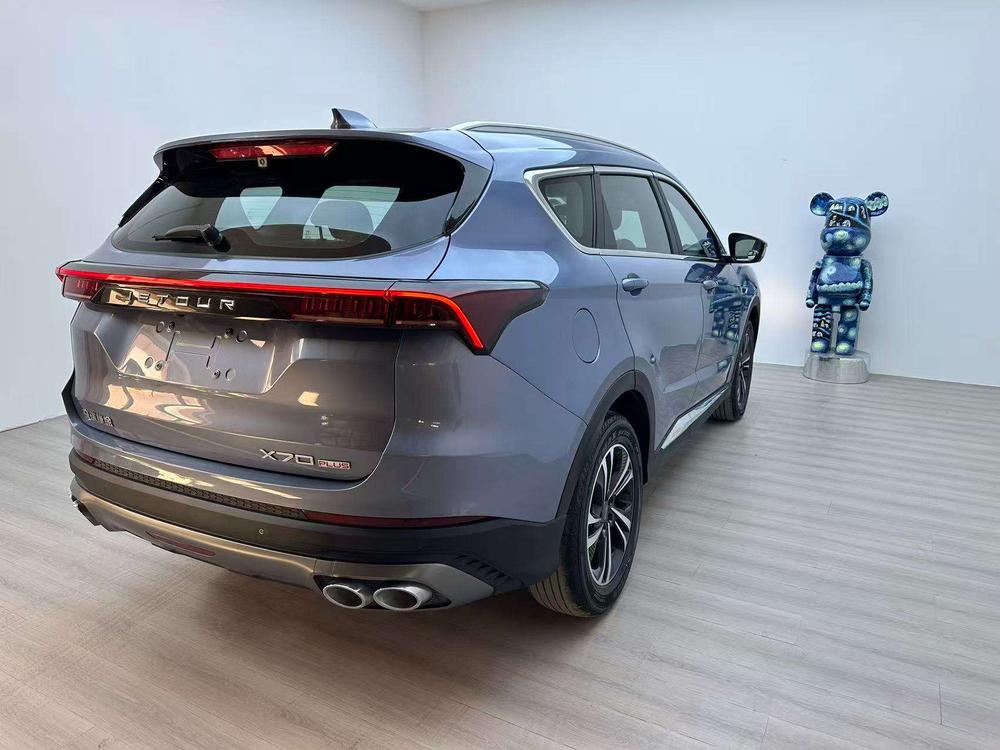 Jetour X70 PLUS 2022 car image #6