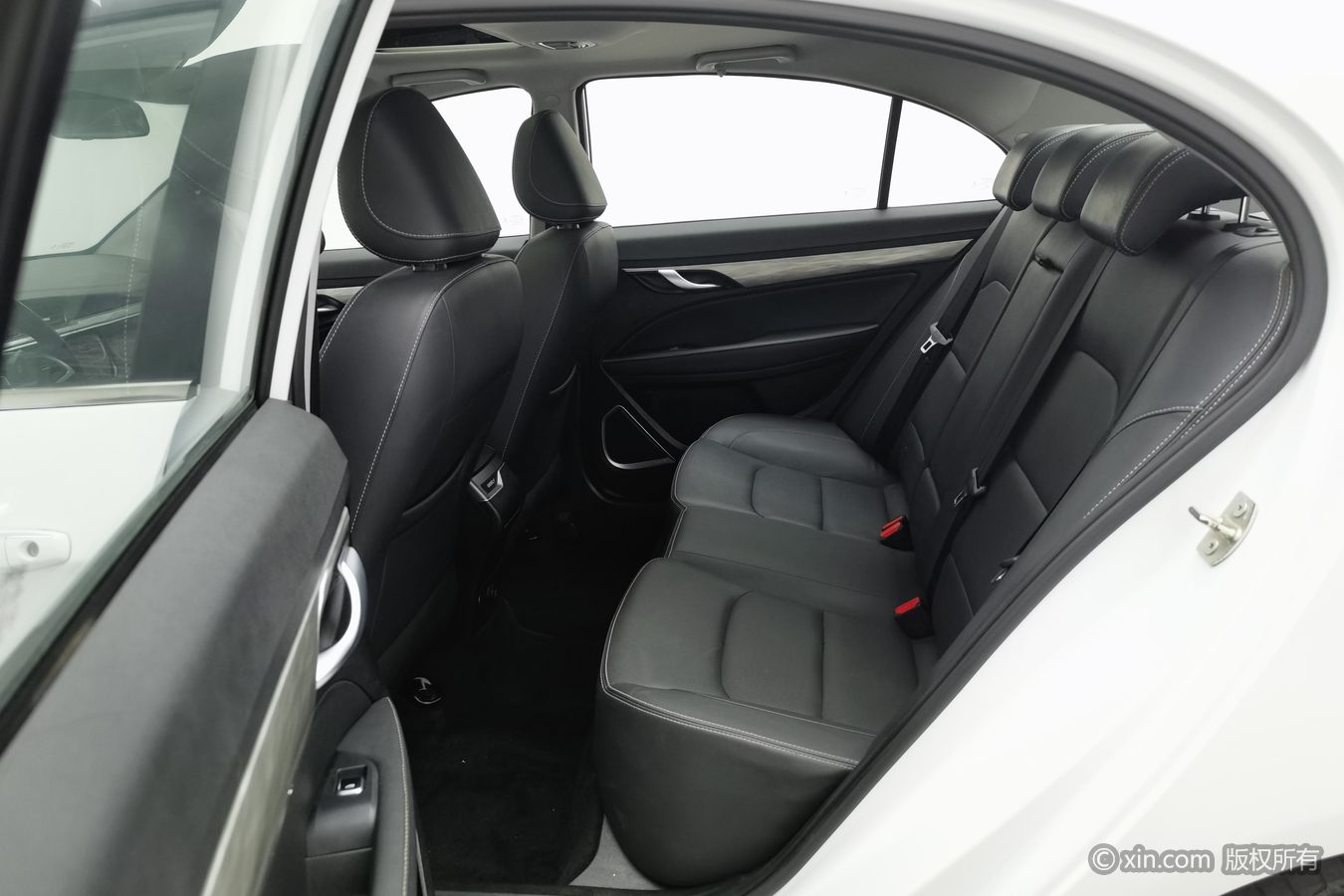 GEELY Emgrand 2019 #16 GEELY Emgrand 2019 car image #16