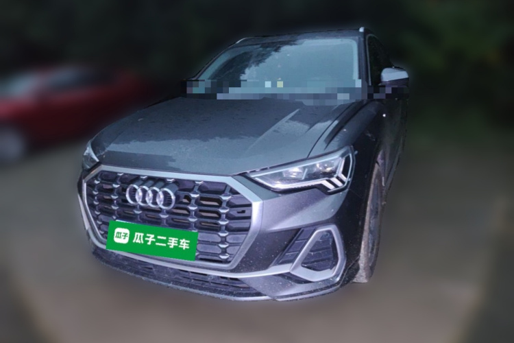 Audi Q3 2022 car image #2