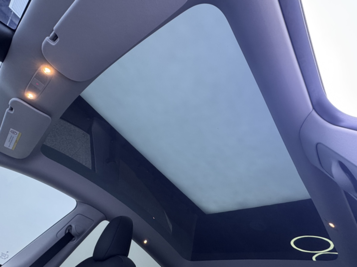 Tesla Model Y 2022 #9 Tesla Model Y 2022 car image #9