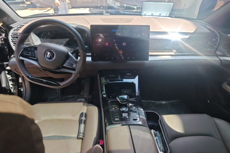 BYD Han 2022 car image #10