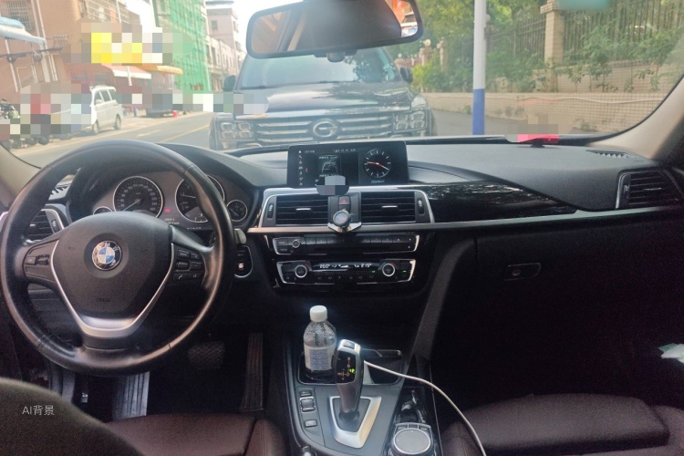 BMW 3 Series 2019 car image #11