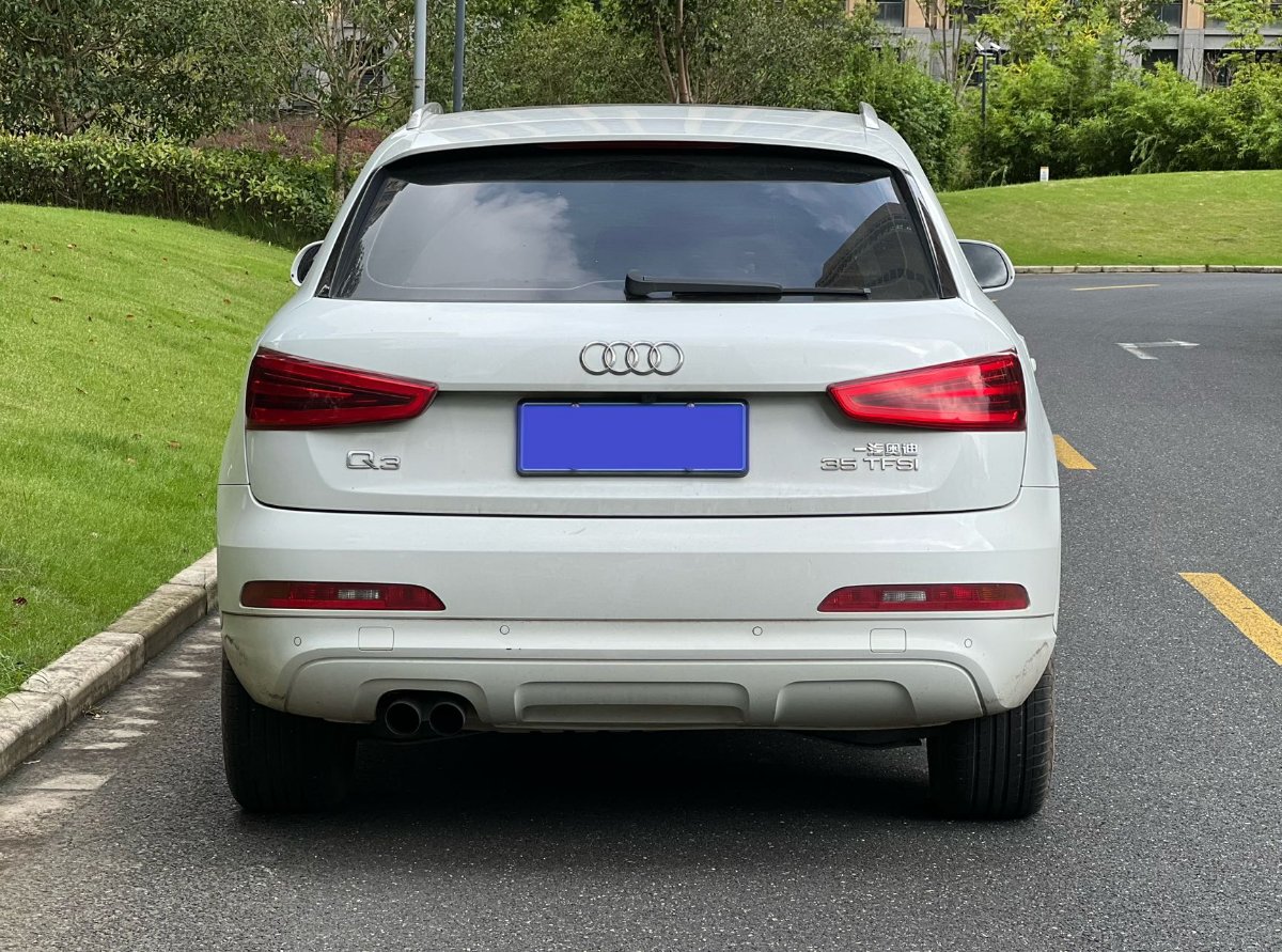 Audi Q3 2015 car image #5