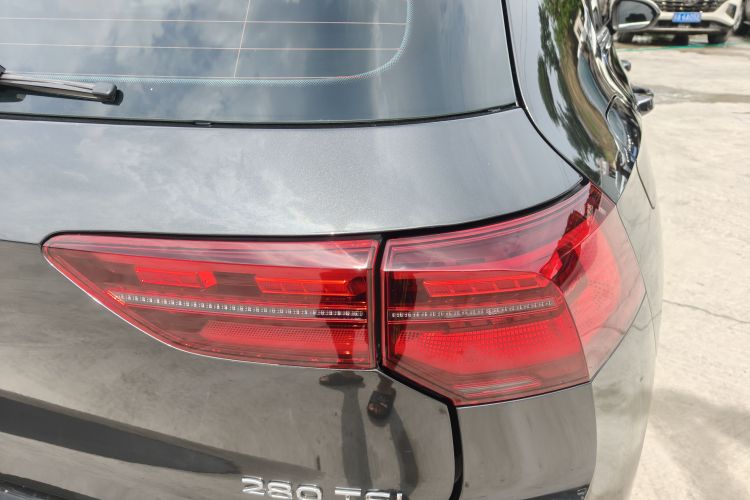 Volkswagen Golf 2022 car image #8