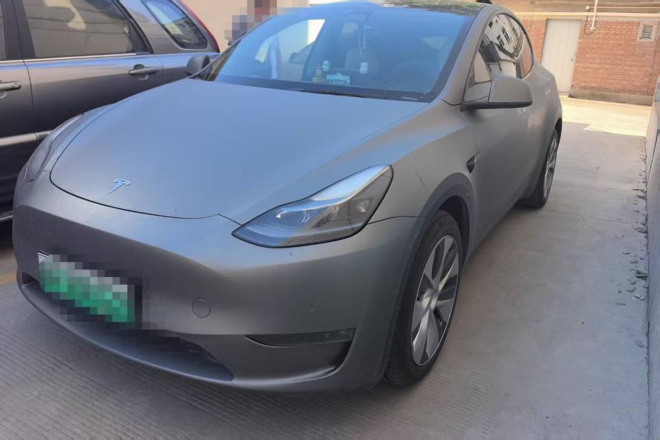 Tesla Model Y 2022 immagine di auto 