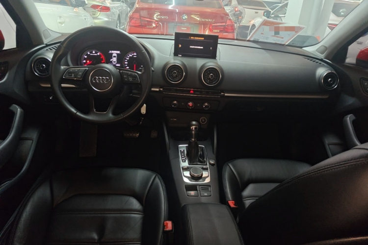 Audi A3 2018 car image #10