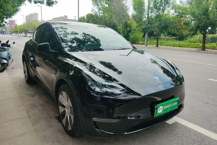 Tesla Model Y 2023 #4 Tesla Model Y 2023 car image #4
