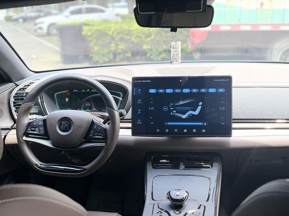 BYD Han 2022 car image #10