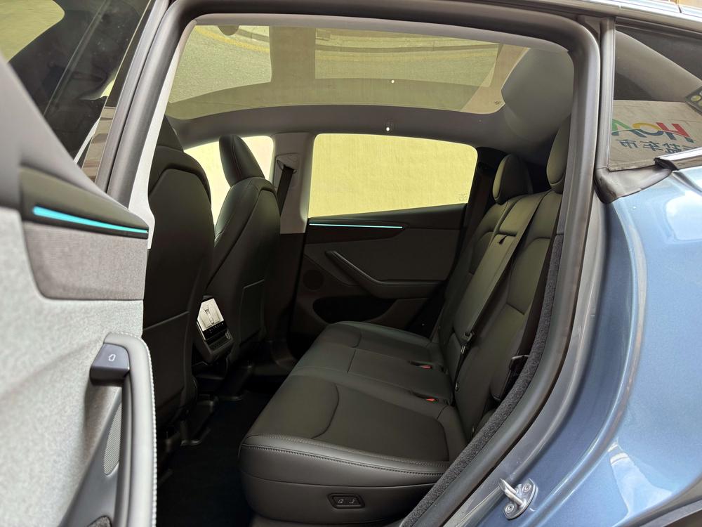 Tesla Model Y 2025 #15 Tesla Model Y 2025 car image #15