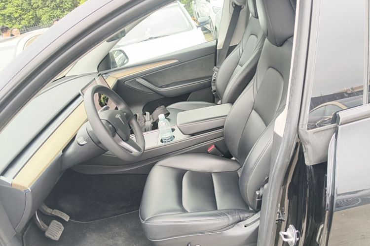 Tesla Model Y 2023 #19 Tesla Model Y 2023 car image #19