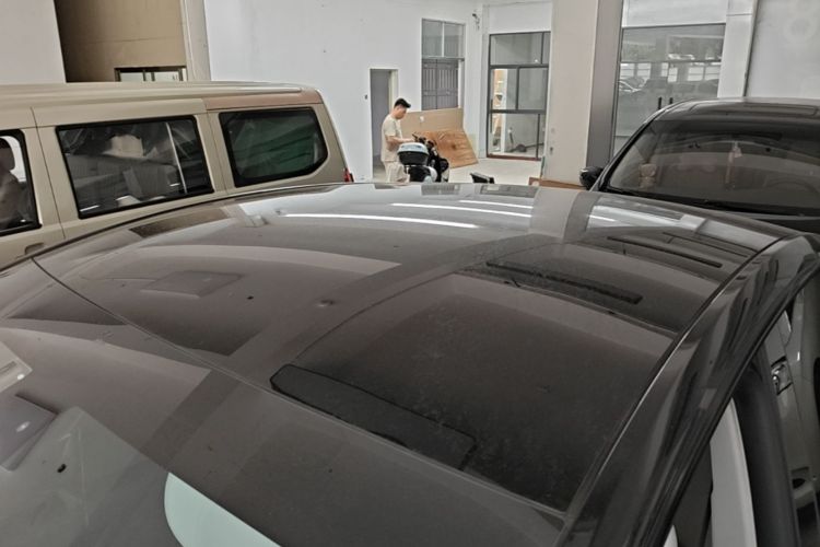 Tesla Model Y 2021 car image #25