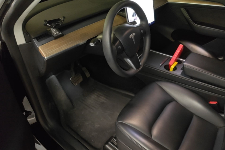 Tesla Model Y 2021 #16 Tesla Model Y 2021 car image #16