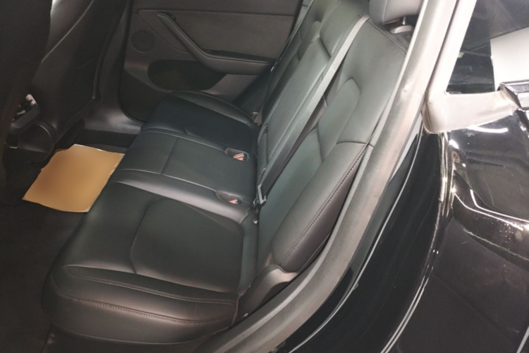Tesla Model Y 2022 car image #17
