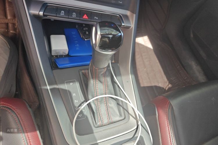Audi Q3 2020 car image #16