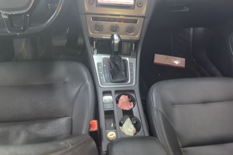 Volkswagen Golf 2015 car image #14