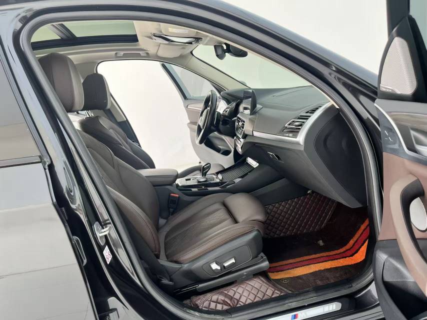BMW X3 2022 car image #9