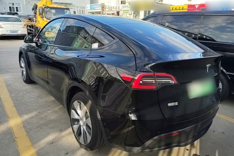 Tesla Model Y 2021 صورة سيارة #5