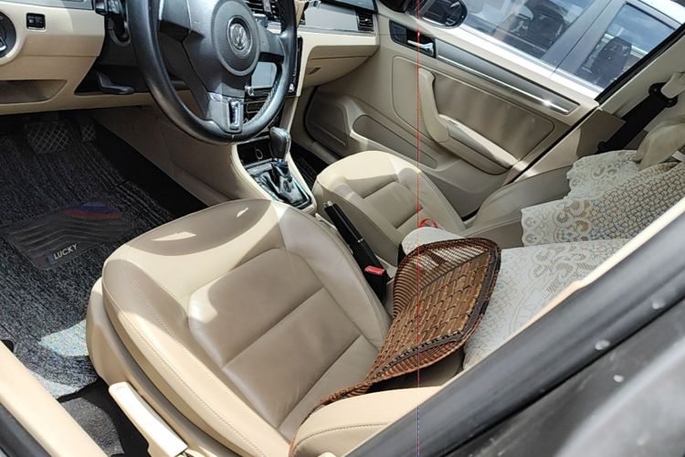 Volkswagen Bora 2014 immagine di auto #15