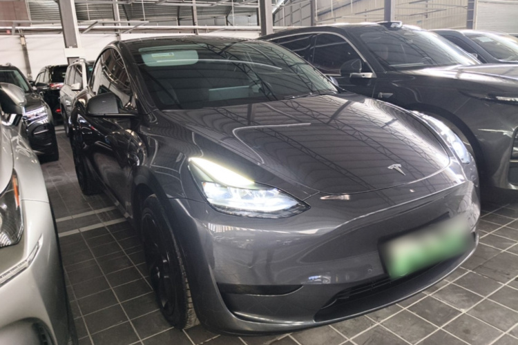 Tesla Model Y 2022 immagine di auto #4