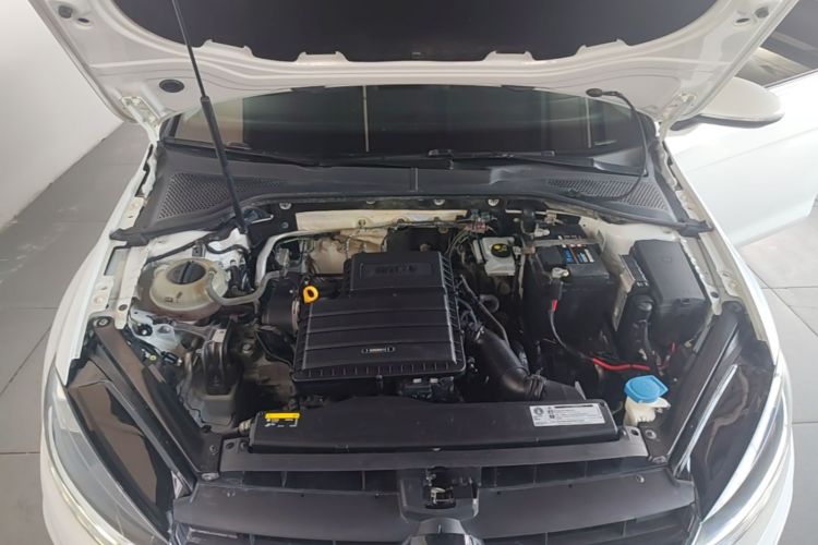 Volkswagen Golf 2018 car image #20