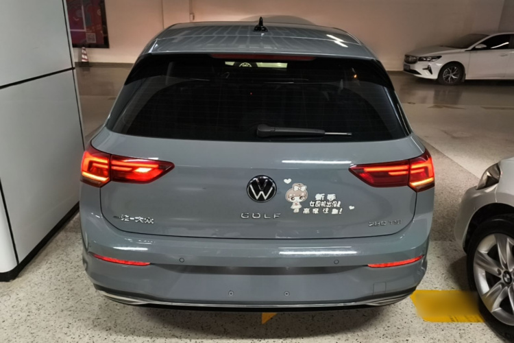 Volkswagen Golf 2022 car image #6