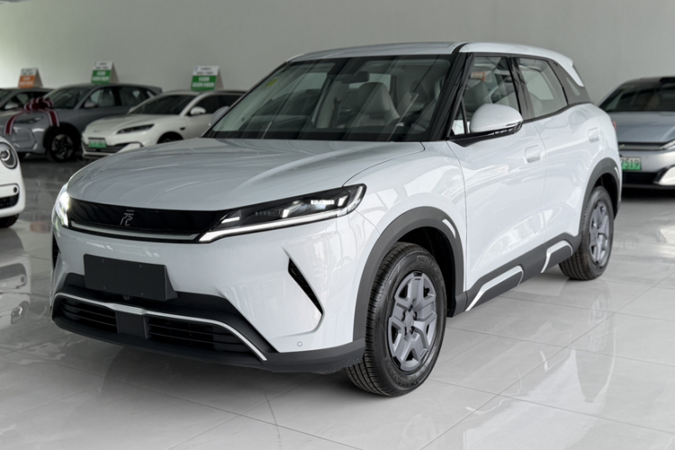 BYD YuanUP 2025 car image #2