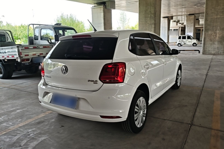 Volkswagen Polo 2016 car image #7