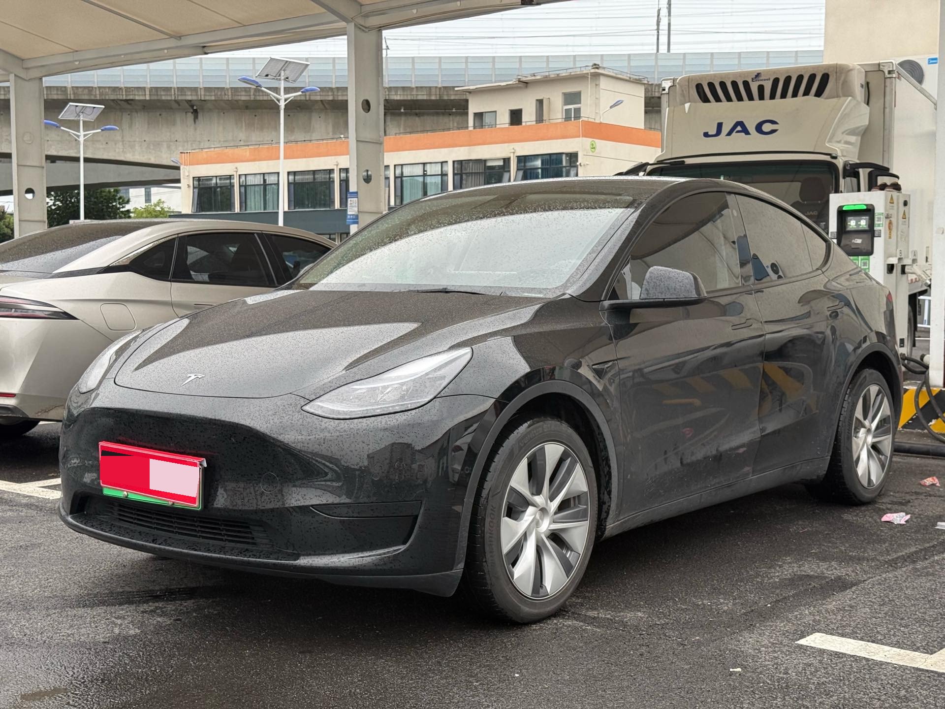 Tesla Model Y 2022 Tesla Model Y 2022 car image