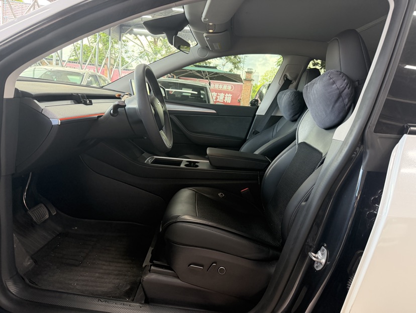 Tesla Model Y 2024 #4 Tesla Model Y 2024 car image #4