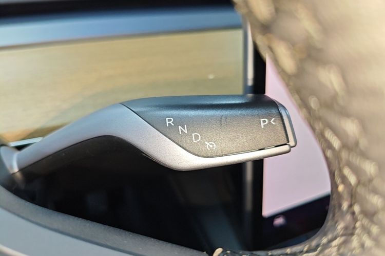 Tesla Model 3 2023 car image #18
