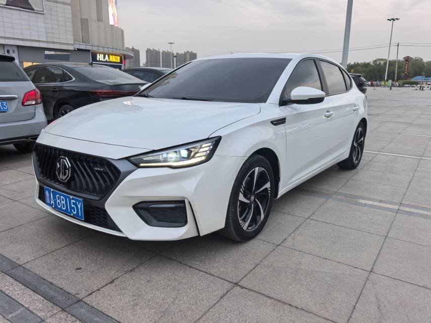 MG 6 2023 immagine di auto 