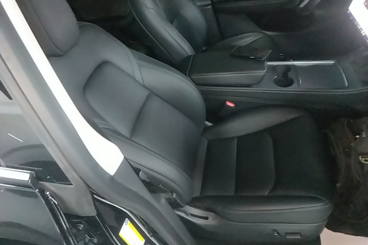 Tesla Model Y 2022 #24 Tesla Model Y 2022 immagine di auto #24