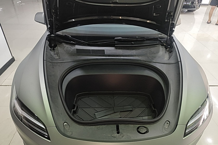 Tesla Model 3 2024 car image #22