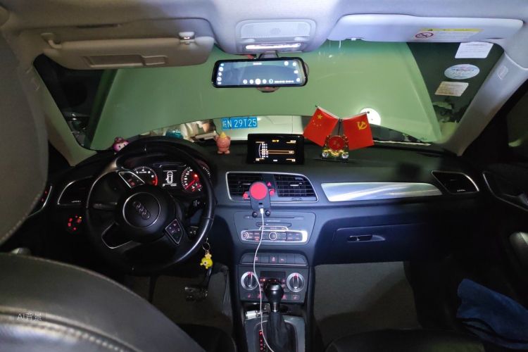 Audi Q3 2015 car image #20