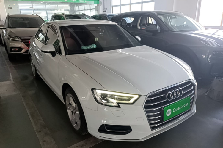 Audi A3 2019 immagine di auto #4