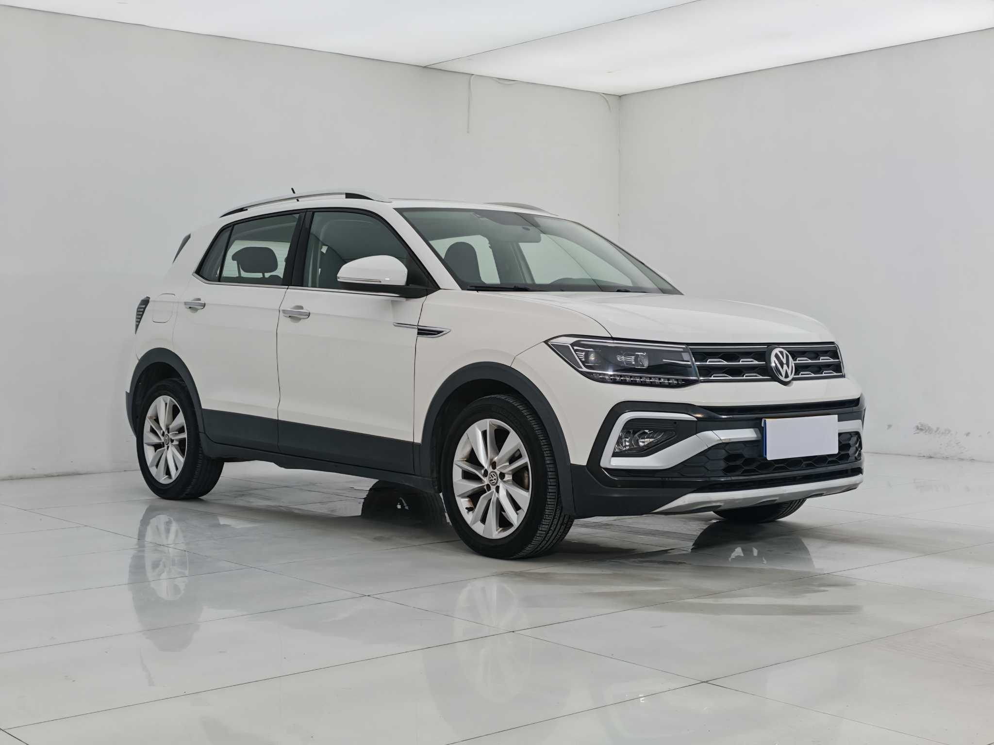 Volkswagen T-Cross 2020 car image #2