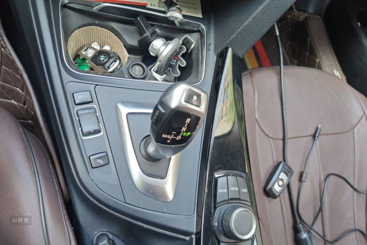 BMW 3 Series 2018 car image #16