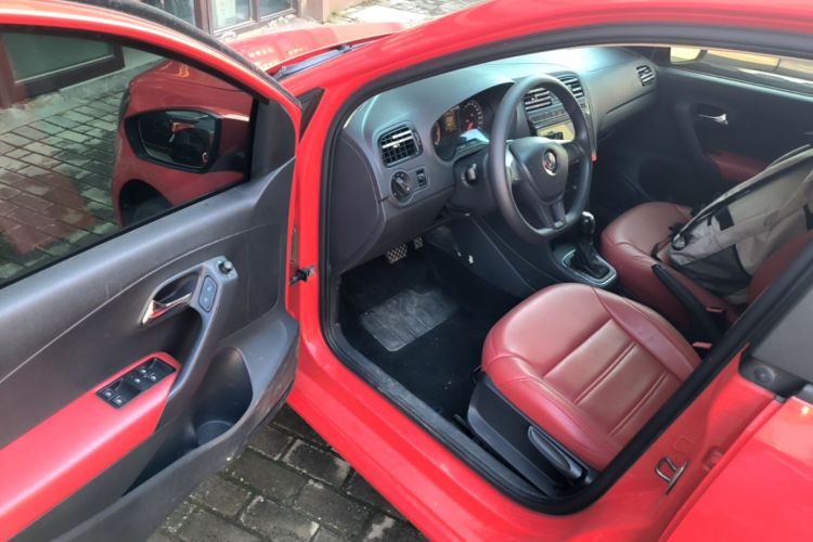 Volkswagen Polo 2017 car image #16