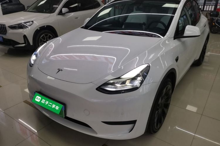 Tesla Model Y 2023 #2 Tesla Model Y 2023 car image #2