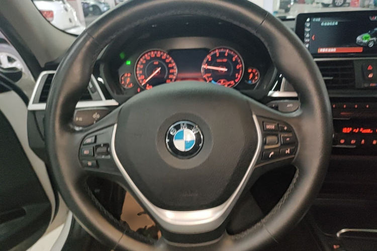 BMW 3 Series 2019 #11 BMW 3 Series 2019 car image #11