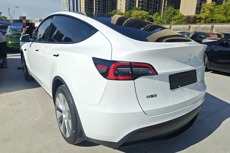 Tesla Model Y 2022 car image #5
