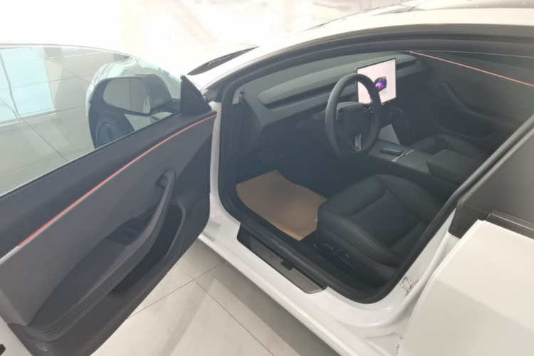Tesla Model 3 2024 #12 Tesla Model 3 2024 car image #12