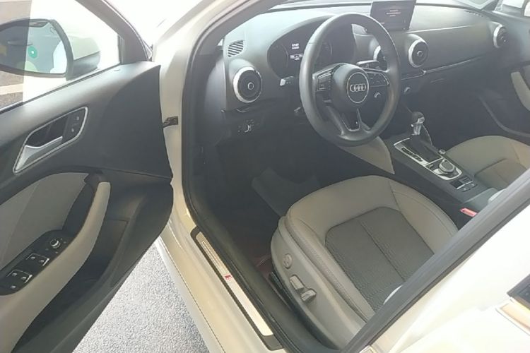 Audi A3 2021 immagine di auto #12