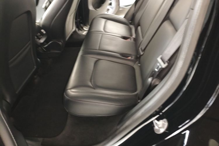 Tesla Model Y 2022 car image #13