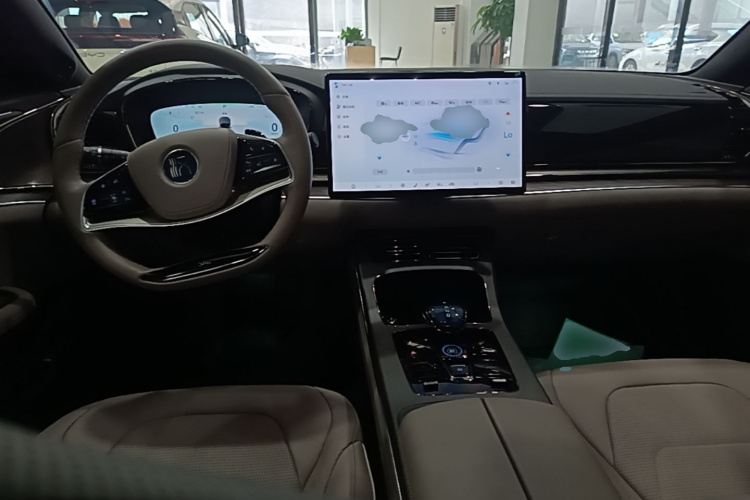 BYD Han 2024 car image #11