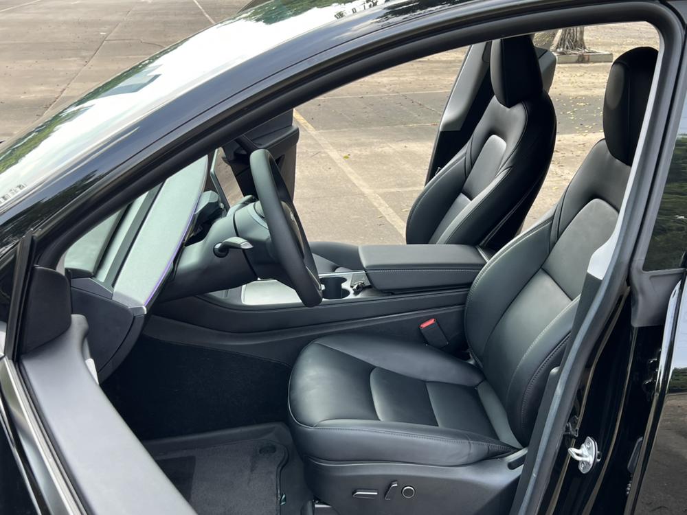 Tesla Model Y 2024 car image #18