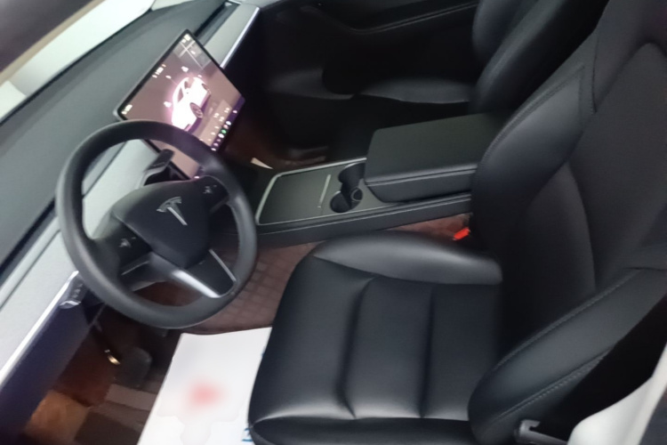 Tesla Model Y 2024 #19 Tesla Model Y 2024 car image #19