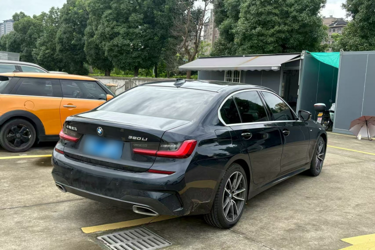 BMW 3 Series 2021 car image #6