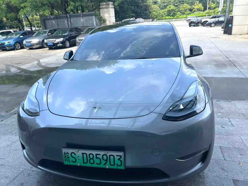 Tesla Model Y 2024 #2 Tesla Model Y 2024 صورة سيارة #2